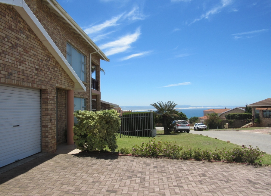 3 Bedroom Property for Sale in Wavecrest Eastern Cape